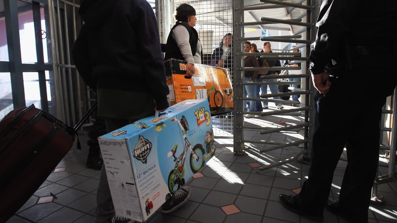 Aumenta franquicia de importación a México por temporada navideña