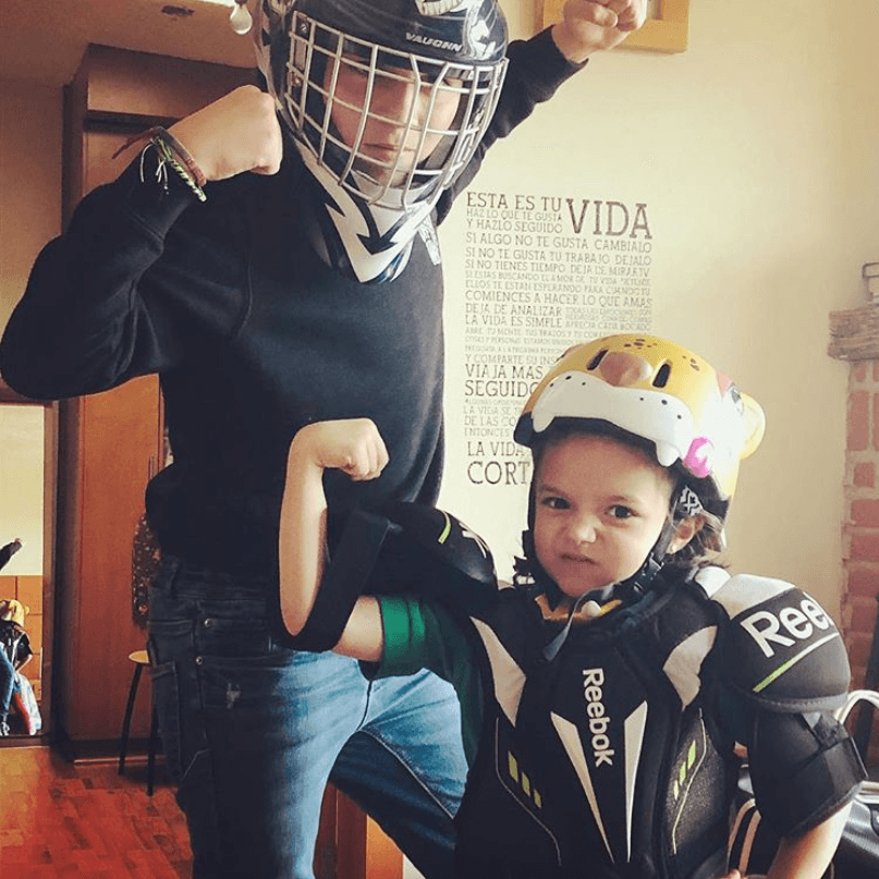 Se divierte mucho al lado de sus primos: Fabián e Ivanna.