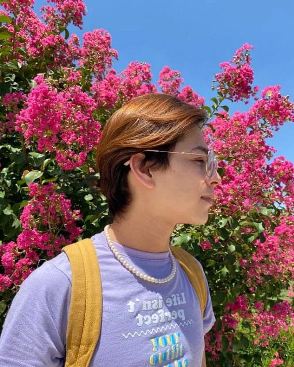 Por su parte, Jesús Adrián también compartió cómo vivió el encuentro, en entrevista con Televisa Espectáculos. El imitador contó que el equipo de Ángela Aguilar lo contactó para regalarle dos boletos del show que ofrecieron en Monterrey, México, y al final lo llevaron para que se conocieran.