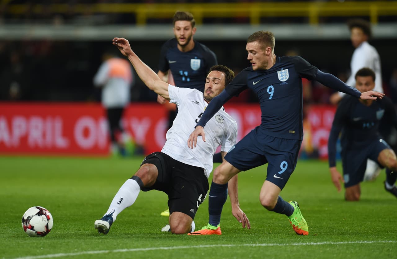 Ya que su educado pie izquierdo es vital para dar salida al equipo, Mats Hummels también luce fijo en la Copa del Mundo de la FIFA 2018.