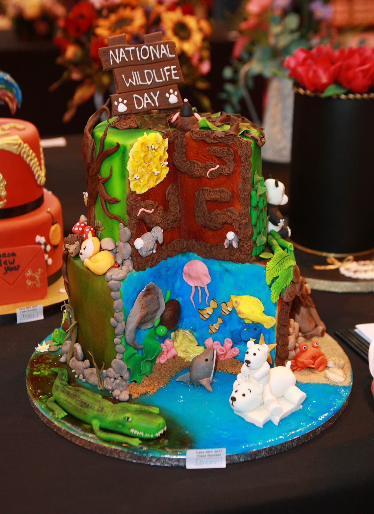 La competencia de pasteles mundial, Cake International, exhibió pasteles que llevan la decoración culinaria a lugares inesperados, con repostería en forma de personajes de películas, pájaros, perros y hasta un bebé. El show se llevará a cabo del 17 al 19 de marzo en Birmingham, Inglaterra.