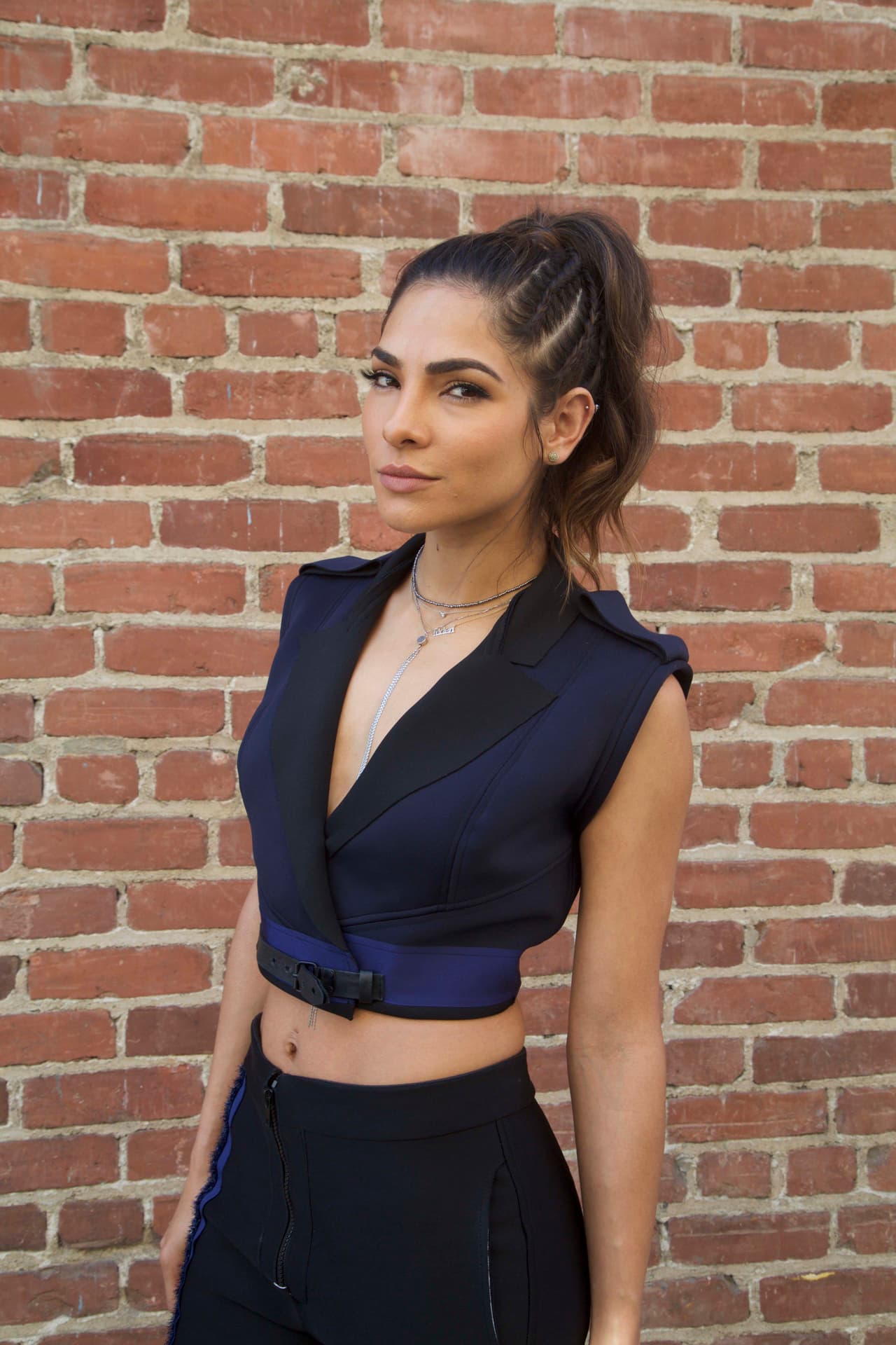 Alejandra Espinoza sabe cómo conquistar al público con cada uno de los atuendos que presenta noche a noche en La Reina de la Canción. Aquí te presentamos algunos de los más memorables.