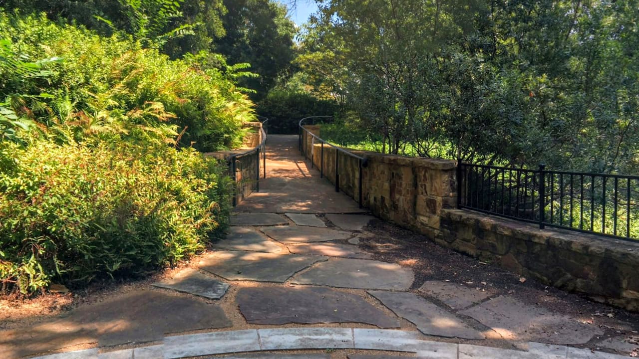 Oak lawn park, 17 acres de área verde, uno de los más viejos en el área DFW; fue creado en el año 1909.
<br>