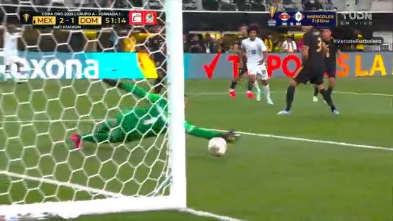 ¿Debió contar? Gol de Dominicana llega con dos balones en la cancha
