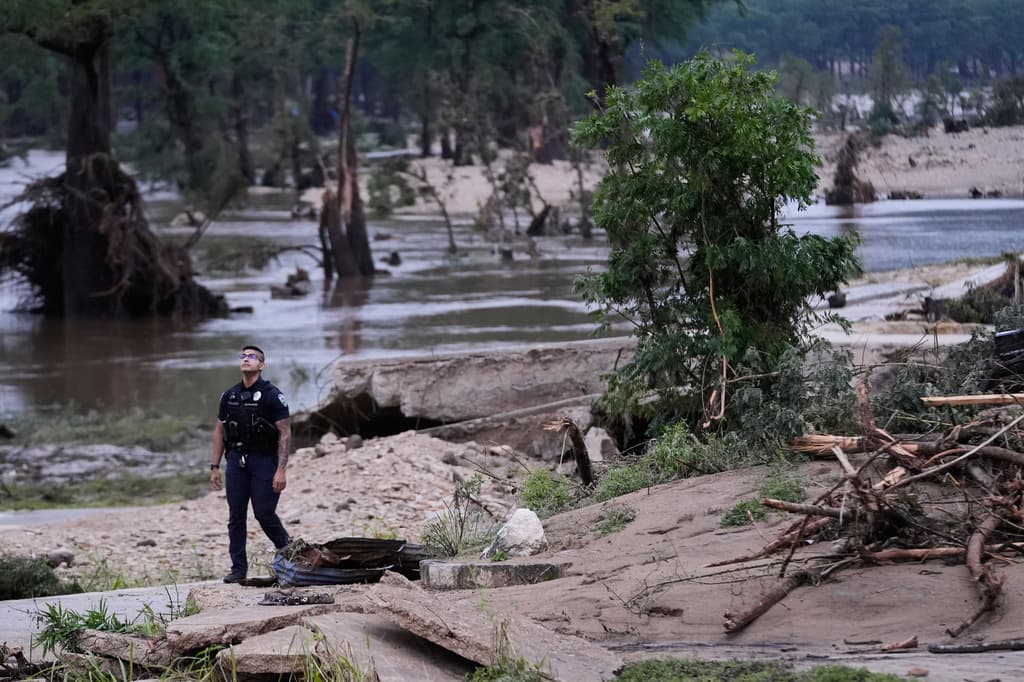 Al menos dos muertos, cientos de rescates y alertas en varios condados: el saldo hasta ahora de las lluvias en Texas