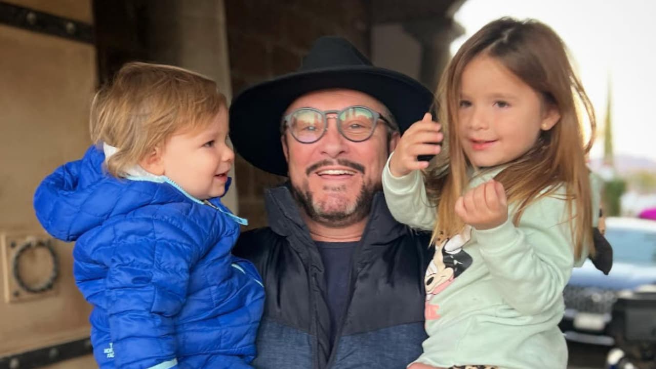 Arturo Peniche presume lo grandes que están sus nietos: son igualitos a él