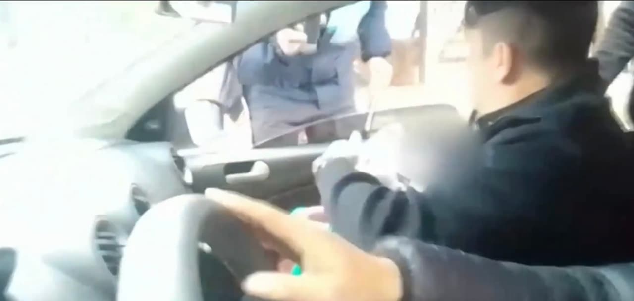 <br>Luego de avisar a las autoridades y explicar lo que había sucedido,
<b> la policía se dirigió hasta la casa de Rosa</b>, donde hallaron a la mujer con el bebé robado. 
<br>