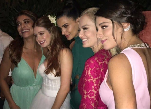 No podía faltar nuestra querida
<a href="http://www.univision.com/novelas/totalmente-diva/juliana-paes-es-carolina-en-totalmente-diva" target="_blank"> <b>Carol</b></a> de ‘Totalmente diva’, quién lo diría, en la vida real Juliana Paes y Marina Ruy no son enemigas.
<br>
<br>Ver también:
<br>
<b><a href="http://www.univision.com/novelas/totalmente-diva/totalmente-diva-lili-sorprendio-a-carolina-con-una-bofetada-al-revelar-el-secreto-de-germano-escena-del-dia-video#rel" target="_blank">Lili sorprendió a Carol con una bofetada</a></b>