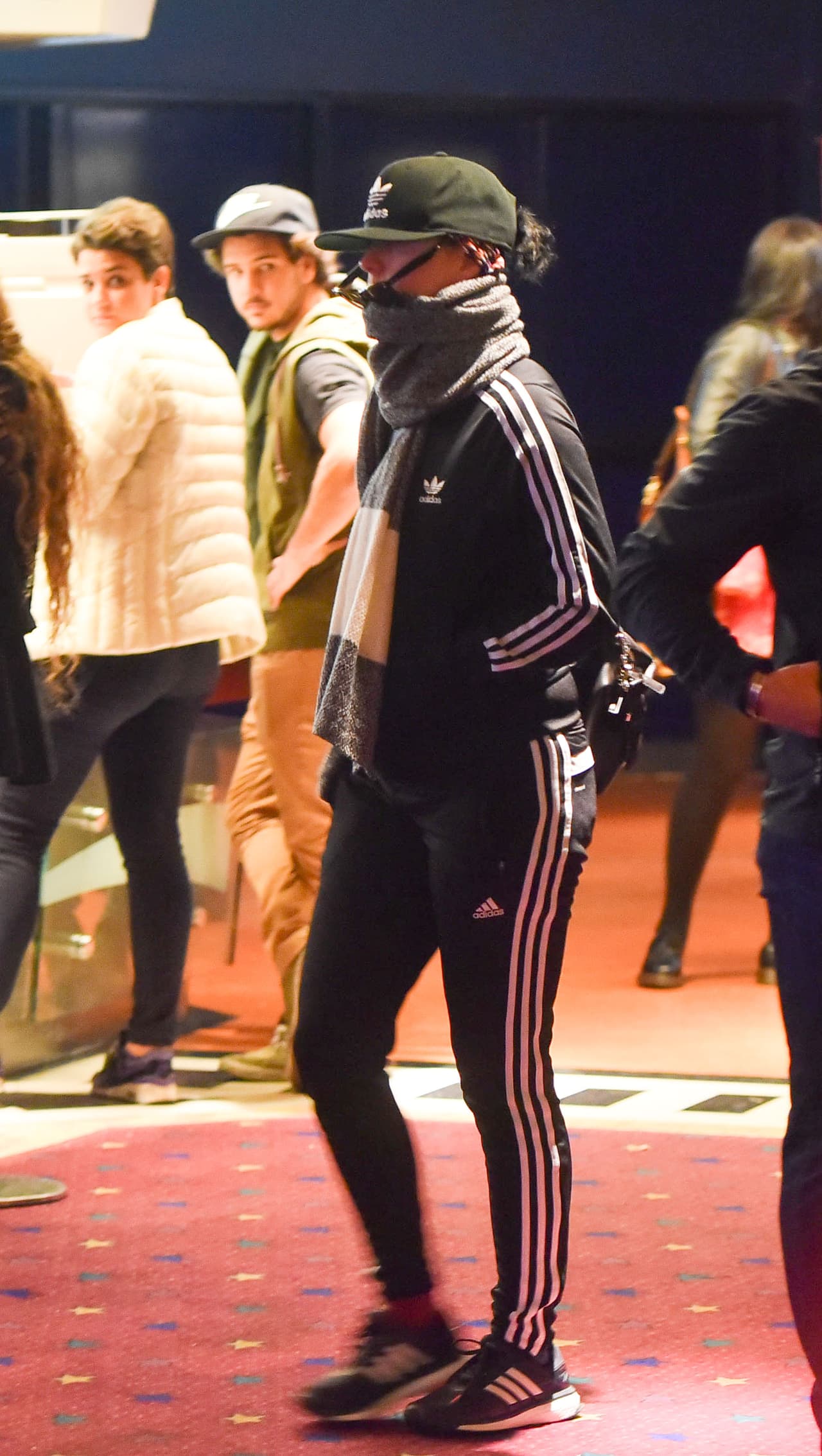 Tal parece que cuando Katy Perry no quiere ser reconocida, su ropa deportiva se convierte en su mejor aliada.