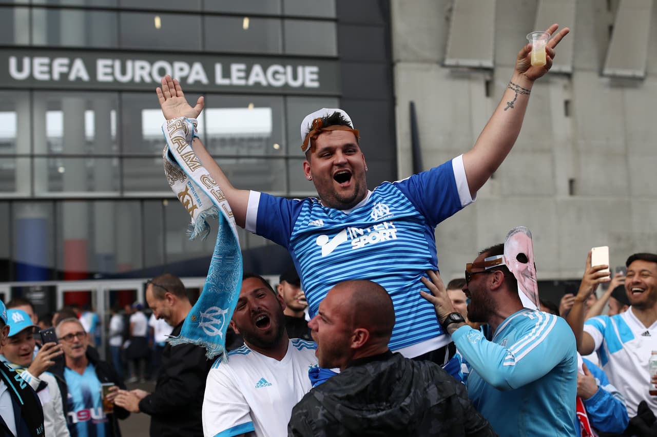 Los aficionados del Atlético de Madrid y Marsella se tomaron las calles de Lyon desde muy temprano, este miércoles, en la previa de la gran final de la UEFA Europa League. Gran ambiente en la ciudad francesa en donde el título estará en juego.