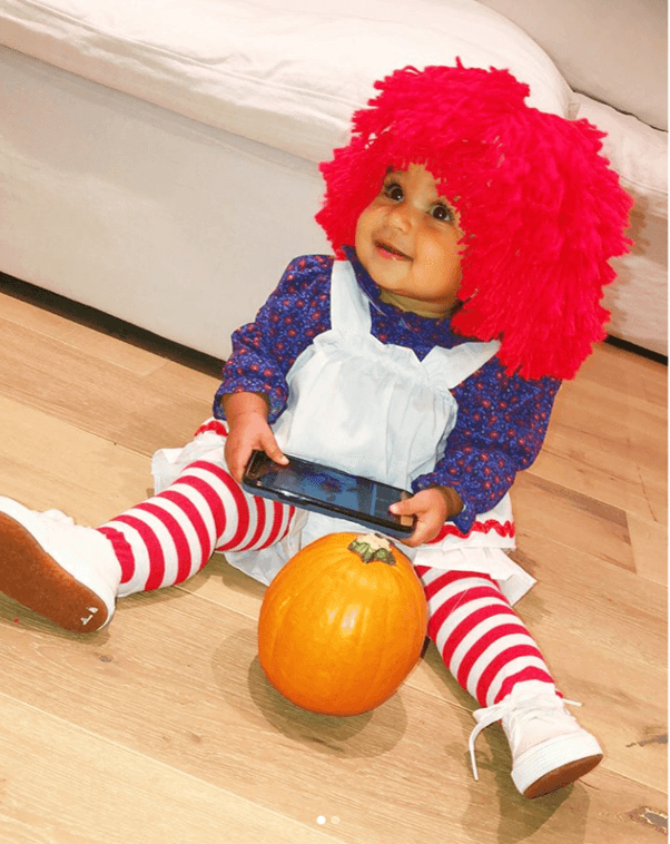 Fuentes de 
<b><a href="http://www.tmz.com/2017/09/15/rob-kardashian-and-blac-chyna-settle-custody-war-drop-domestic-violence-allegations/">TMZ</a></b> afirmaron que la modelo luchó por una manutención de
<b> 50,000 dólares mensuales,</b> mientras que Kardashian comenzó la negociación con 
<b>10,000 dólares</b> y finalmente acabaron con los 20,000 que al papá de Dream le sigue pareciendo demasiado.