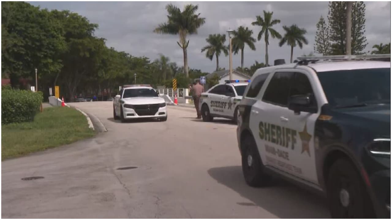 Transportan de emergencia a una mujer al hospital tras tiroteo en casa del suroeste de Miami-Dade