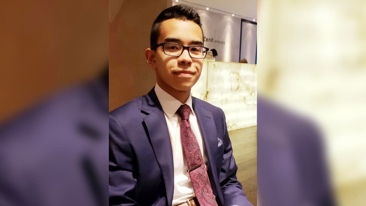 La familia de César Alexander Cortés rindió un homenaje al estudiante quien fue asesinado a disparos en la preparatoria Bellaire en el suroeste de Houston el 14 de enero de 2020.