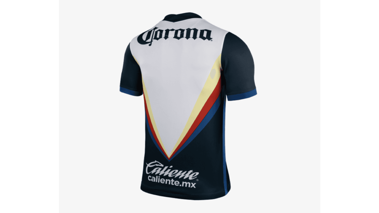 En la parte trasera sobresale el color blanco aunque también tiene el diiseño de las líneas que se encuentran en la espalda baja formando una 'v'.