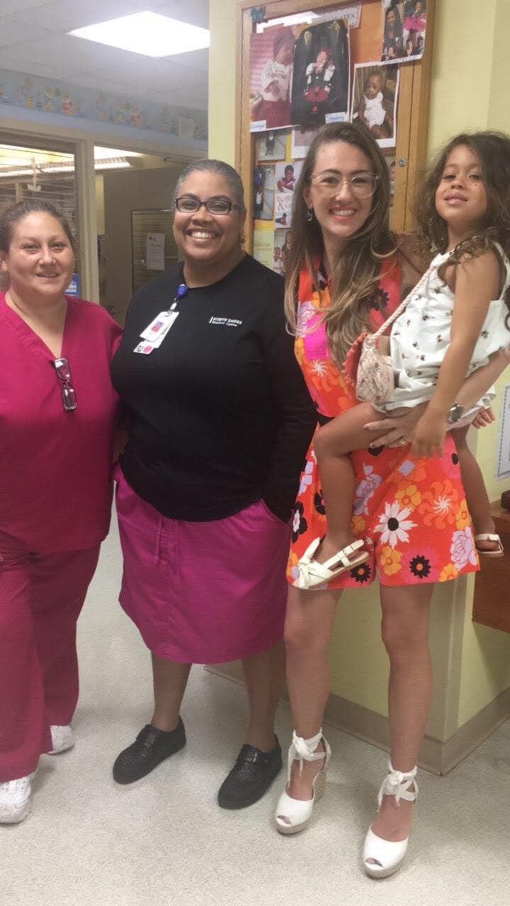 <b>Una enfermera neonatal no sólo es una segunda mamá para los prematuros, sino también el apoyo más incondicional para los padres</b>. Para nosotros se convirtieron en familia y todavía hoy, cuatro años después, cada vez que podemos las visitamos.