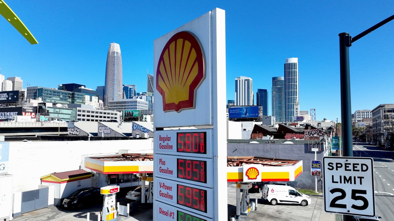 El precio de la gasolina roza los $6 dólares por galón en San Francisco