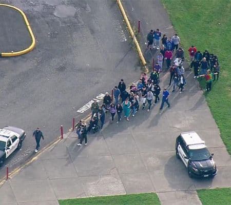 De acuerdo a los primeros informes, un estudiante de esa escuela abrió fuego en contra de sus compañeros. (Imagen tomada de Twitter).