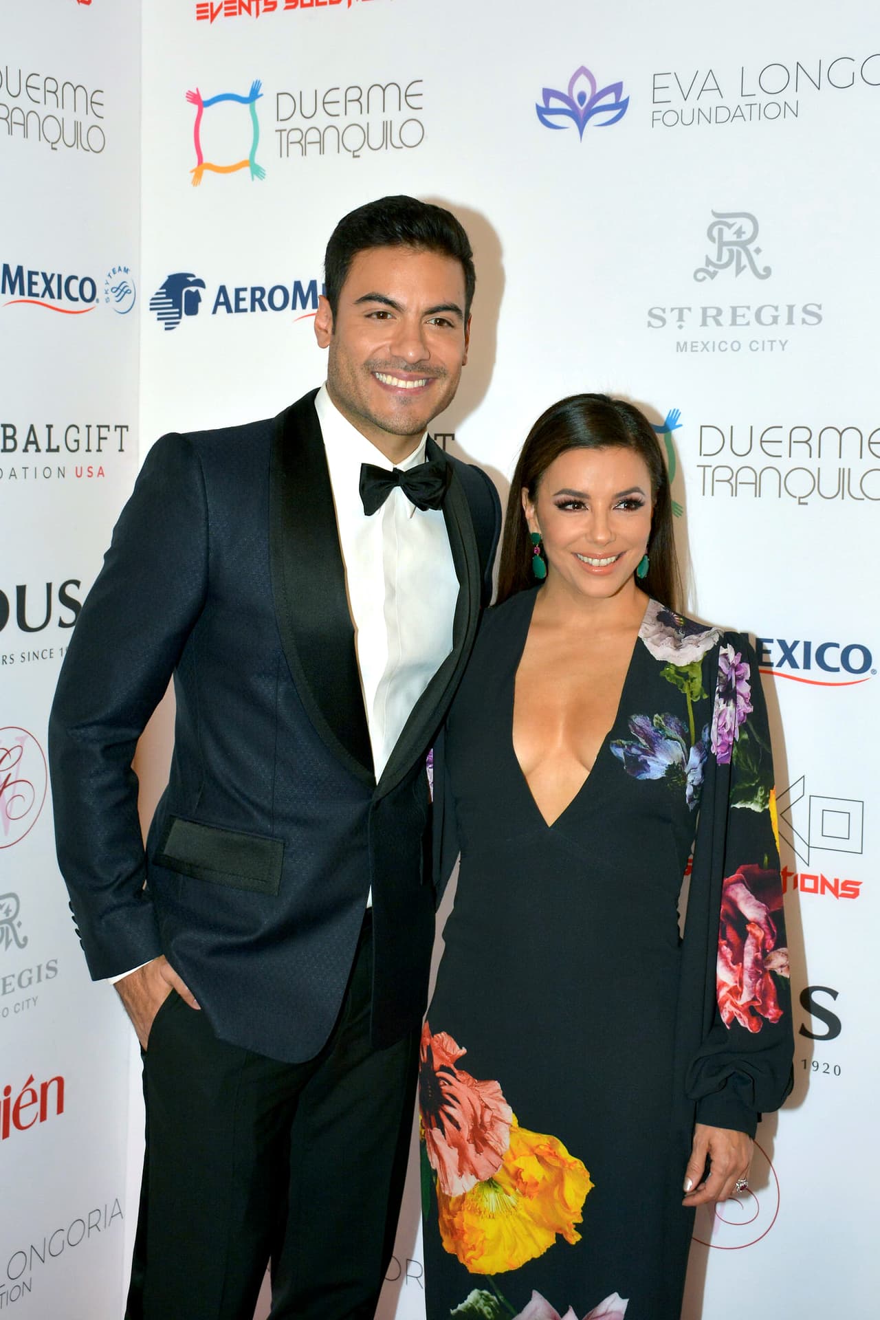 Eva Longoria y Carlos Rivera coincidieron en denunciar que existe una "
<b>guerra contra los latinos</b>" en Estados Unidos.