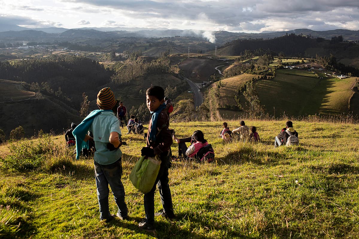 Desde las montañas se ve la Panamericana, que es la vía que deben seguir para llegar a Perú y al resto del continente.