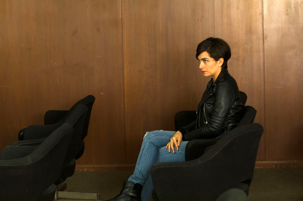 <b><a href="http://www.univision.com/series/la-piloto/maria-de-la-fuente-es-monica-ortega">Mónica</a></b> presenció el momento, pues Raúl le había pedido que le informara todo.