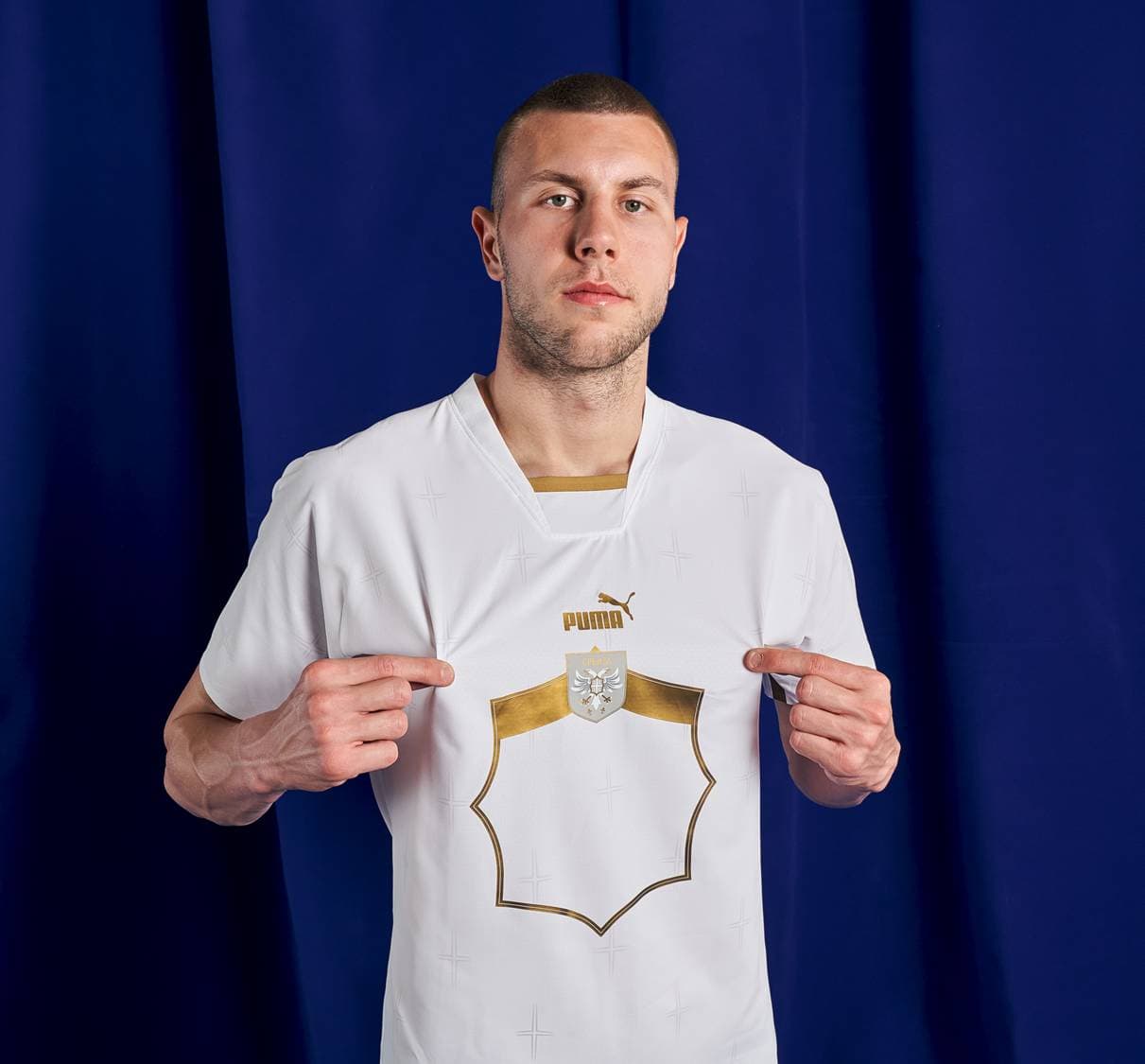 SERBIA, VISITANTE. Las distintas marcas patrocinadoras se han lucido con los diseños para el Mundial Qatar 2022.