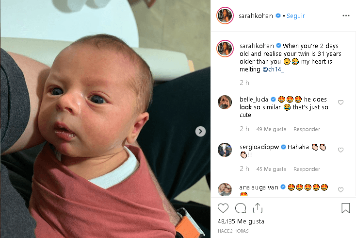 “Cuando tienes 2 días (de nacido) y te das cuenta de que tu gemelo es 31 años mayor que tú. Mi corazón se derrite”, escribió la modelo junto a una foto del bebé.