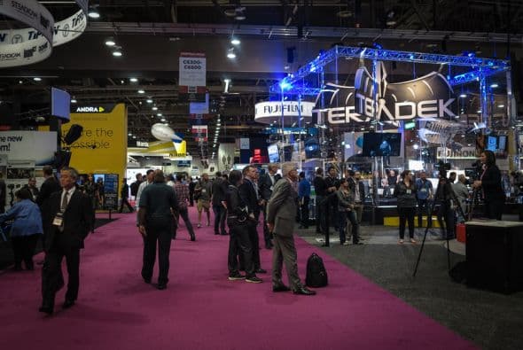 Más de 100,000 personas asistieron este fin de semana al NAB Show en Las Vegas donde 1,789 empresas expusieron sus productos e innovaciones a los medios.