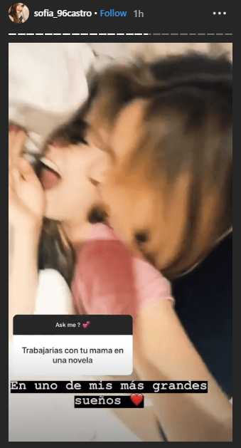 Sofía Castro aprovechó la sesión de preguntas y respuestas para asegurar que uno de sus sueños es trabajar en una telenovela junto a su madre.
