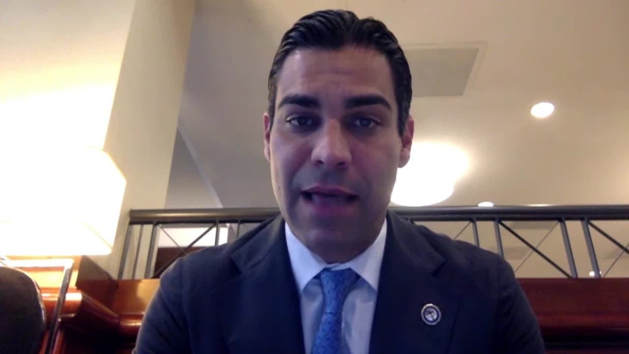 Alcalde de Miami cree probable que Trump reconozca a Guaidó como presidente de Venezuela