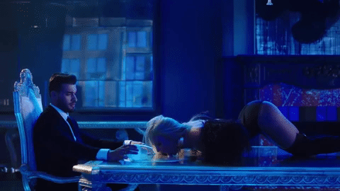 La pareja se conoció durante el rodaje del videoclip de la cantante 'Slumber Party' en 2016, donde Britney seducía a Sam.