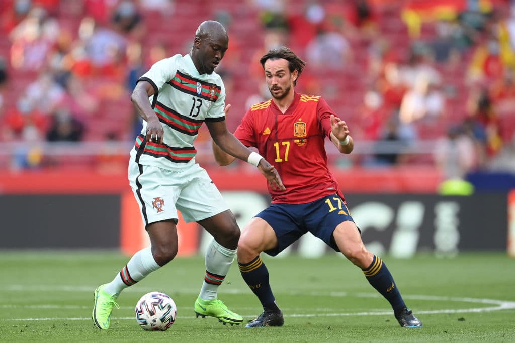 España no logra definir el partido con goles y se quedan cerca de perder como locales frente a Portugal.