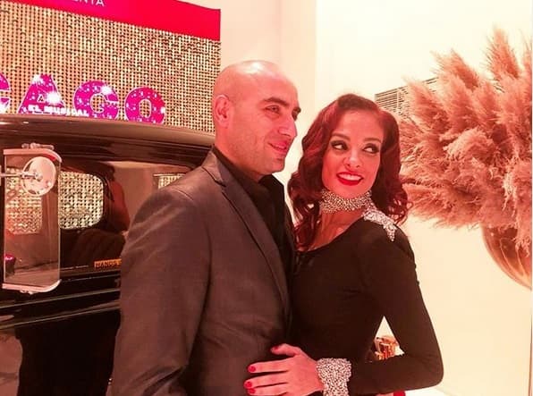 En declaraciones al show de radio 
<b><a href="https://m.youtube.com/watch?v=w6rz2L_Evc8" target="_blank">'Fórmula espectacular con Flor Rubio'</a></b>, contó que su galán no pudo contener su sorpresa ante la advertencia. "'¿
<b>Yo voy a tener tu apellido</b> de casado?'", dijo que él le preguntó, a lo que ella respondió: "Sí señor, porque 
<b>las mexicanas somos canijas</b>".