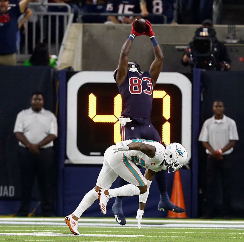 En el tercer cuarto los Texans ampliaron su ventaja a 21-10, gracias a que se repitió la combinación Watson-Thomas en pase de 2 yardas.