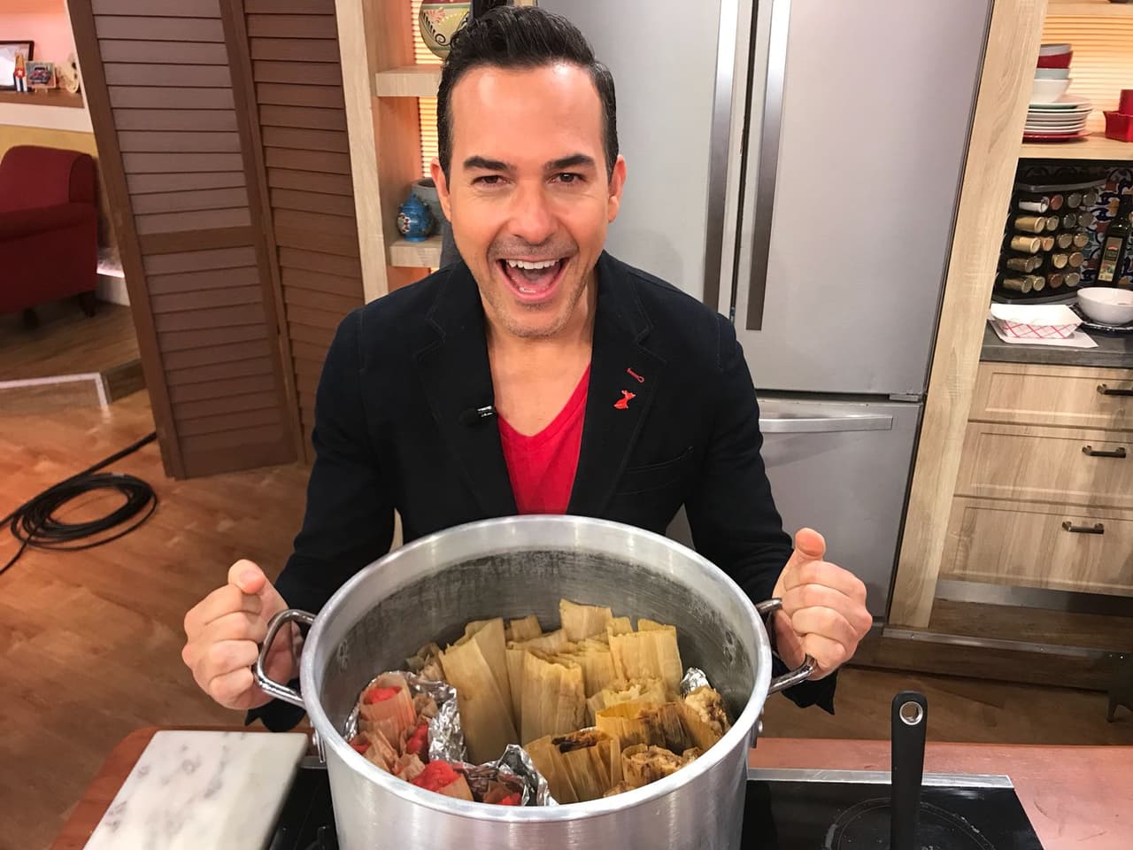Carlos Calderón estaba feliz pues no podían faltar los tamales para celebrar el Día de la Candelaria.