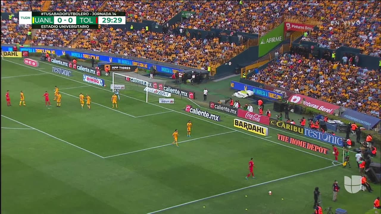 ¡TIRO ATAJADO! disparo por Alan Rodríguez.