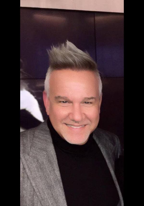 En el año de 1998, fue nombrado presidente de Estefan Enterprises, y él ayudó a dirigir la carrera de otras figuras como Shakira y Carlos Ponce, entre otros.
<br>