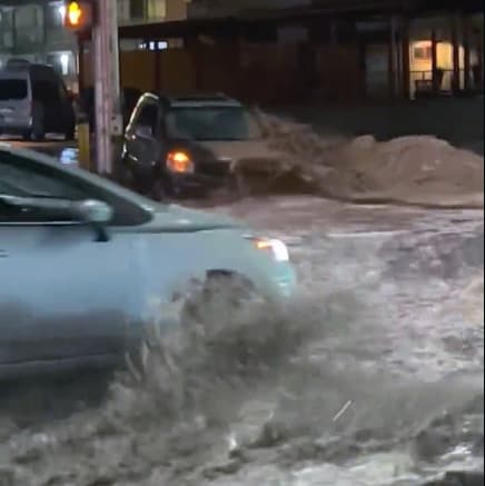 La noche del sábado 20 de agosto, las fuertes lluvias en Moab provocaron 
<b>inundaciones en distintas partes de la ciudad</b>. En Main Street el nivel del agua alcanzó un metro de profundidad. La alcaldesa Joette Langianese declaró 
<b>estado de emergencia</b> luego de que el agua afectara decenas de casas y negocios.