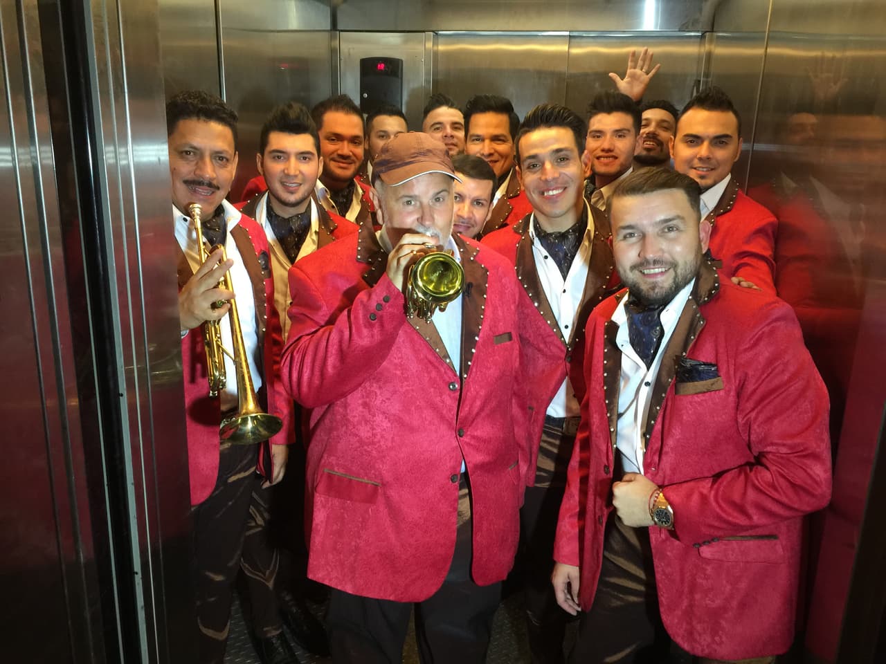 Minutos antes de subir al escenario.