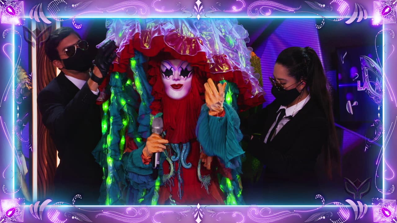 No fue fácil retirarse la máscara, necesito un poco de ayuda.