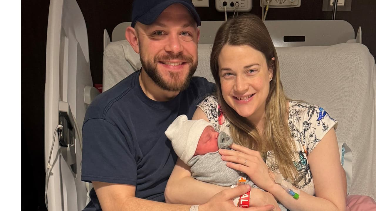 Pero la dulzura no se detiene ahí. En el vibrante condado de Tarrant, 
<b>Autumn y Joel Martínez dieron la bienvenida a Joel Junior en Texas Health Fort Worth</b> a las 12:45 a.m. Este pequeño príncipe 
<b>pesó siete libras y un poco más de cuatro onzas</b>, robándonos el corazón con su encanto irresistible.