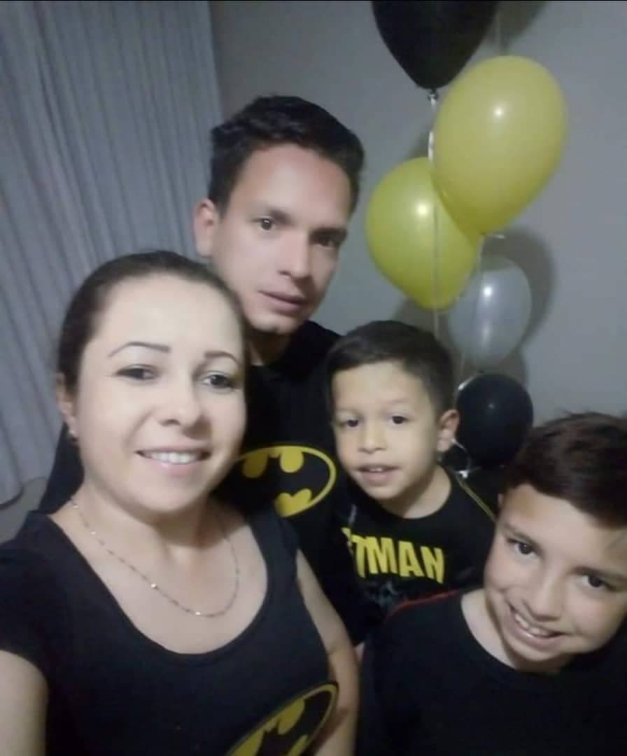 Sin embargo, aunque allí encontraron atención médica para Marcelo, la falta de tecnología de primera punta, le ocasionó al pequeño de 13 años
<b>entrar y salir de un estado de coma</b>, luego de sufrir convulsiones varias veces durante meses, mientras esperaban los resultados de un encefalograma.
<br>