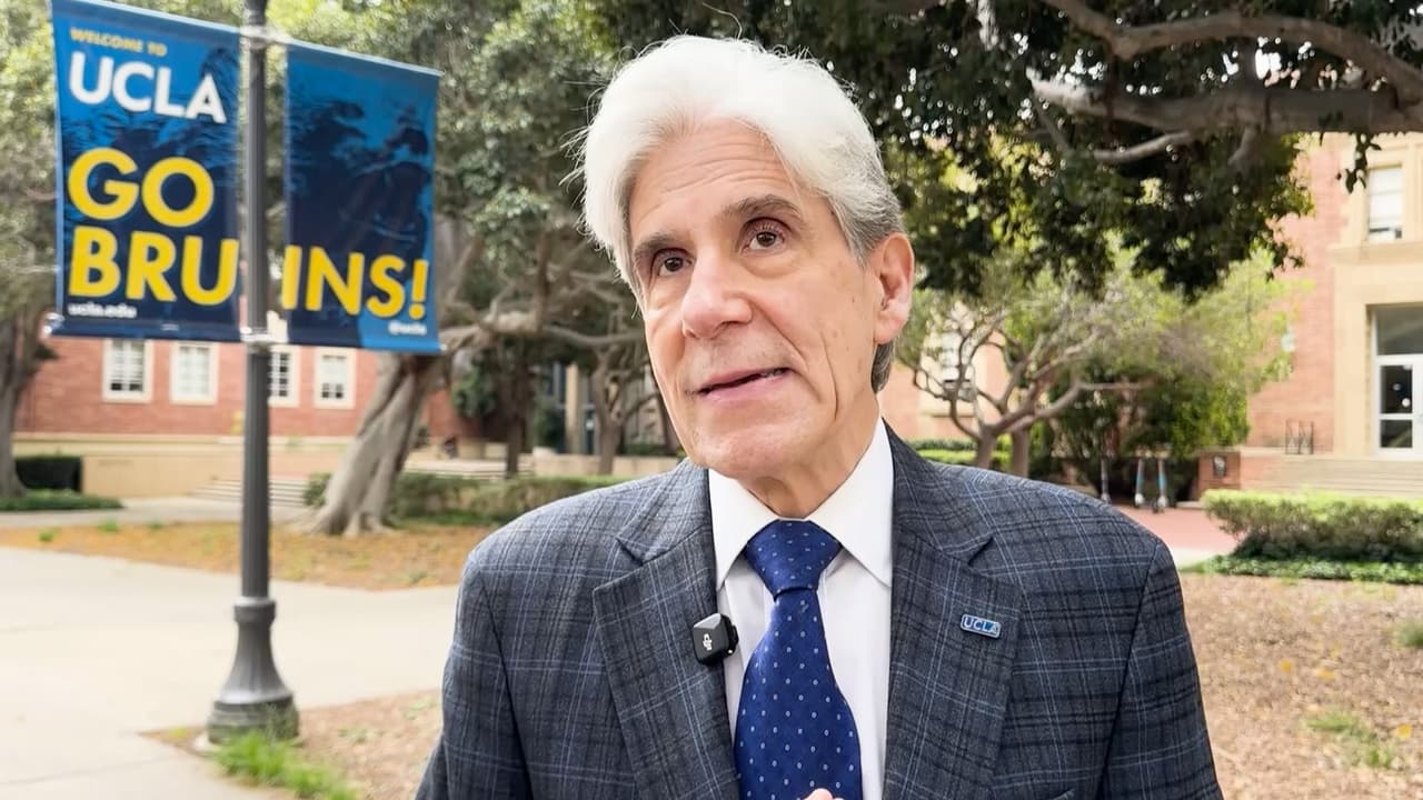 Julio Frenk reafirma el compromiso de UCLA con estudiantes latinos en medio de tensiones migratorias
