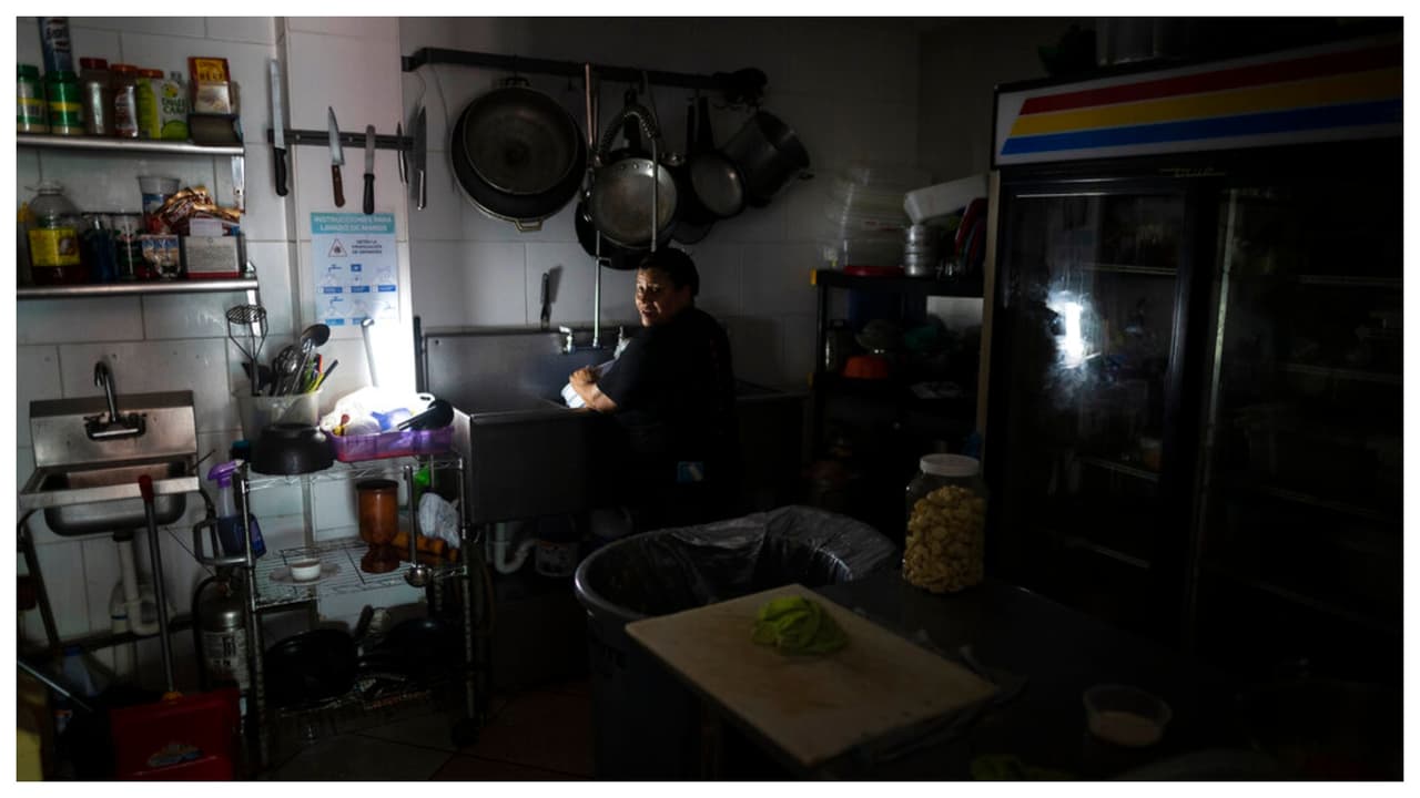 Hospitales, escuelas, comercio y un millón de afectados: lo que sabemos del apagón en Puerto Rico