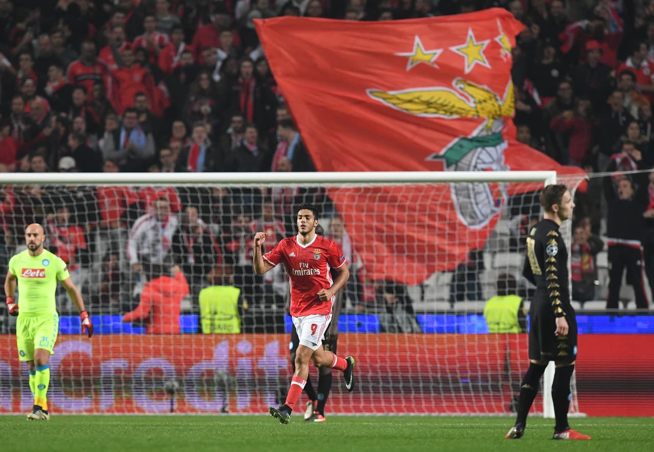 Jiménez, quien viene saliendo de una lesión, fue convocado para el juego en Lisboa y es probable que vea minutos en el campo ya que Benfica necesitará de goles para disputar con más tranquilidad el juego de vuelta en Alemania ante el equipo que es favorito para seguir con vida.