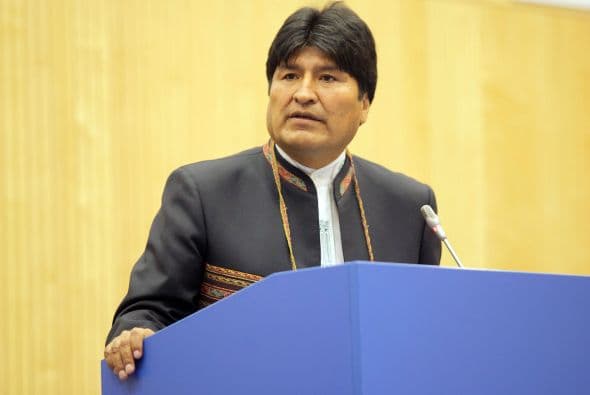 La reciente decisión del presidente de Bolivia, Evo Morales, de expropiar las acciones de Transportadora Eléctrica que está en manos de la compañía Red Eléctrica Española, es sólo una de las nacionalizaciones que han marcado el mandato de Morales. Aquí te presentamos un recuento de algunas de las expropiaciones hechas de 2006 a la fecha en el gobierno de Evo Morales.