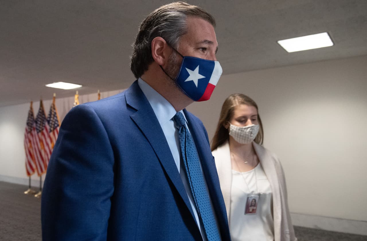 El senador Ted Cruz ha también hablado de "fraude espectacular" pero tampoco ha mostrado pruebas que sustenten sus afirmaciones. Viajará a Georgia para apoyar en la campaña para la elección especial en el Senado, clave para definir si los republicanos mantienen el control de la Cámara Alta.