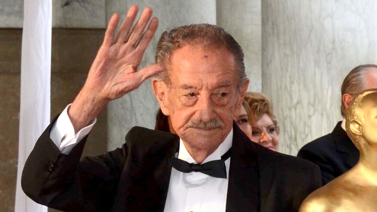 <b>Mario Almada (94 años).</b> Conocido como el ‘Clint Eastwood’ mexicano, estaba considerado uno de los grandes actores de acción en su país natal, con una trayectoria de más de de 400 películas. Murió el 4 de octubre de 2016 en Cuernavaca, México.
<br>