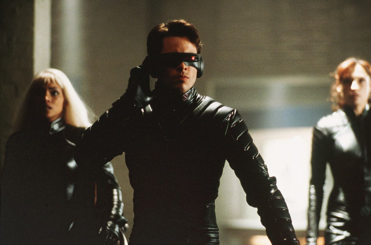 <b>James Marsden</b>
<br>Scott Summers, el líder de los X-Men, pareja de Jean Grey, rival de Logan y poseedor del poder de lanzar rayos de sus ojos, por lo que recibe el nombre clave de Cyclops.