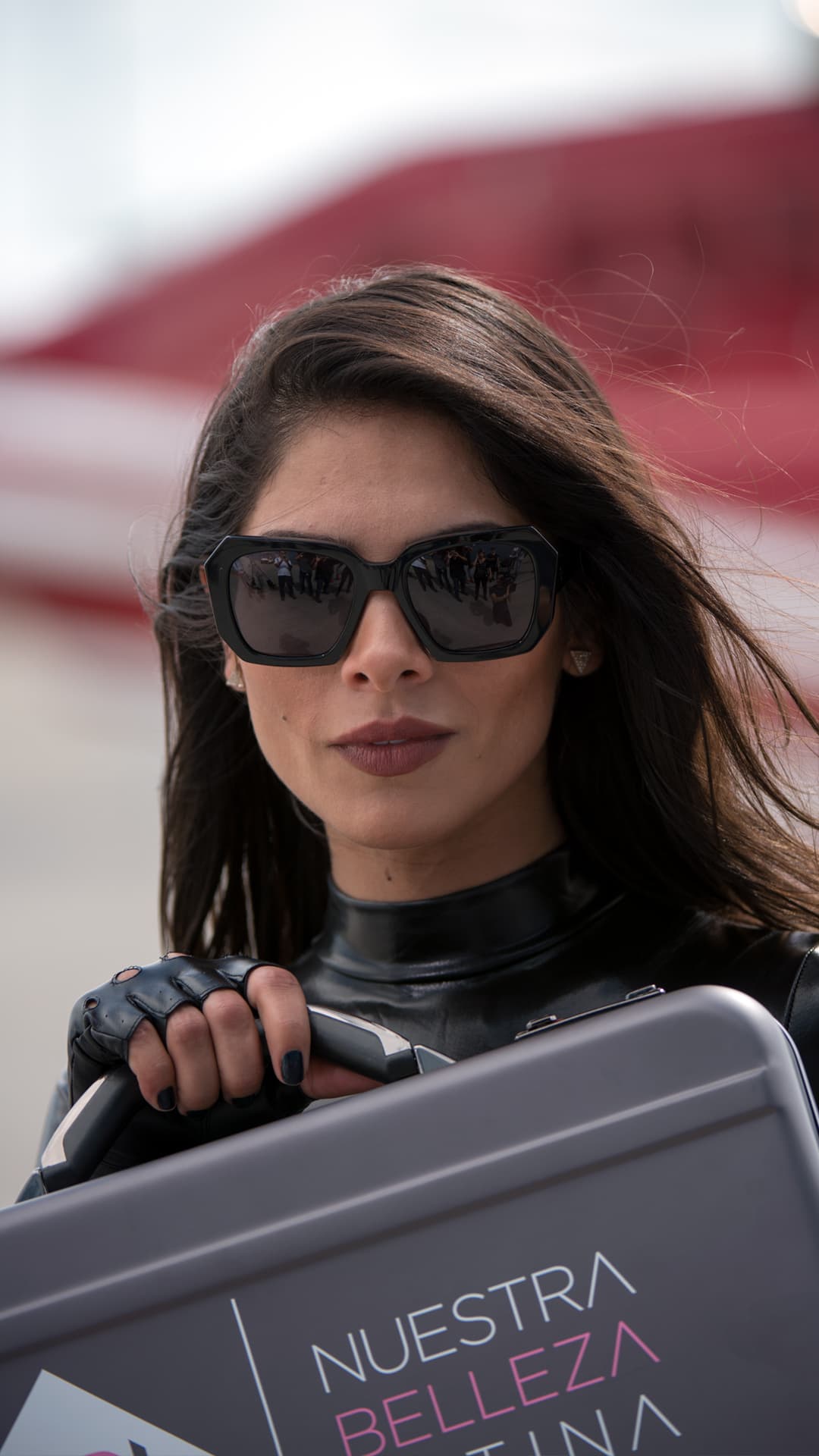 Después de 9 años de haberse llevado la primera corona de Nuestra Belleza Latina, Alejandra ha construido una carrera que le ha traído un sinfín de éxitos profesionales: participar en varios shows de TV, ser conductora de La Banda e imagen de Revlon. Su trayecto sigue en ascenso pero su esencia sigue siendo la de aquella chica de 20 años, originaria de Tijuana, que enamoró con su sonrisa, dulzura, humildad y el inmenso amor por su familia.