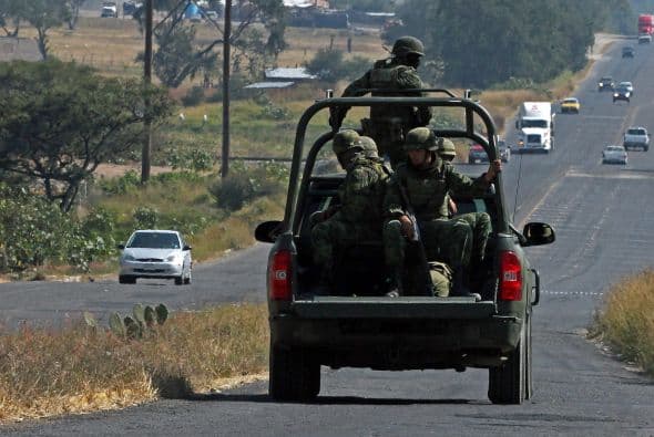 En los últimos días, la violencia se ha recrudecido en las inmediaciones de la ciudad de México; este miércoles, las autoridades de Estado de México y Morelos reportaron el hallazgo al menos seis cuerpos que fueron ultimados en dos hechos distintos. Por una parte, madrugada de este miércoles, fueron abandonadas en Toluca, Estado de México, 10 bolsas de plástico en cuyo interior se encontraron los restos de al menos cinco cuerpos humanos. Ver toda la información